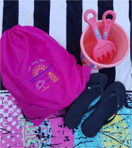 Easy wet beach bag
