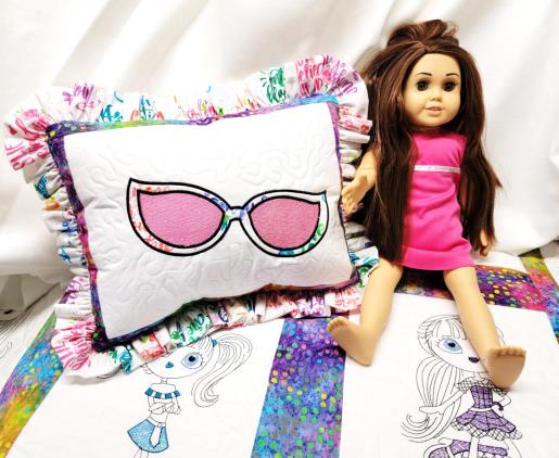 ITH Mylar Diva Glasses Pillow