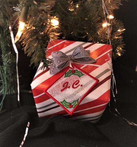 Gift Bows and Personalized Gift Tags